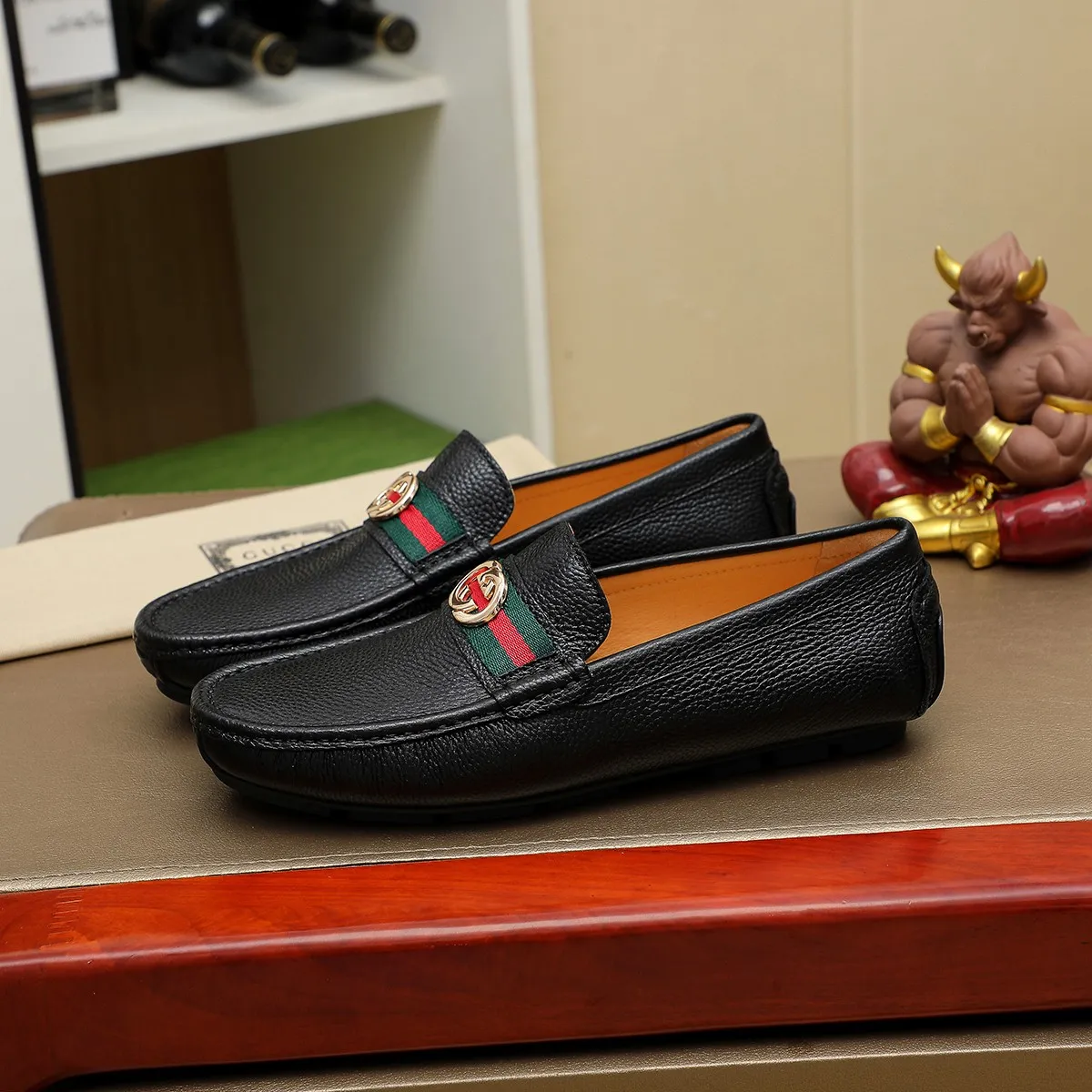 Men's shoes 💰360💰💰GUCCI Gucci official website synchronizes the latest model 🛃The upper is made of imported cowhide, 🐷leather lining, rubber outsole, 🎩🎩top-notch handcrafted workmanship with fine stitches and threads🔍definitely satisfy those perfectionist men who pursue high luxury quality 👏 Colors available! Code number 38-45 Large quantity in stock